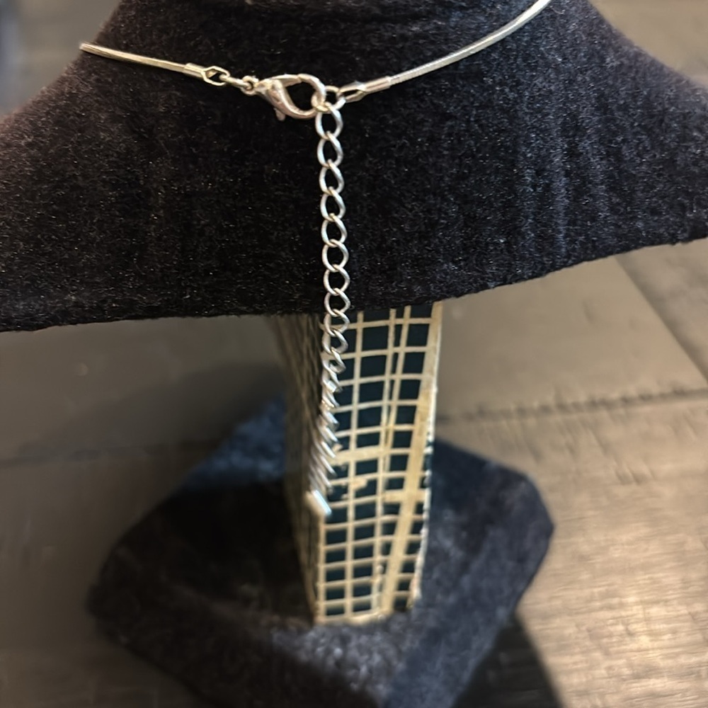 Elegant Silver Pearl Necklace - Picture 3 of 6